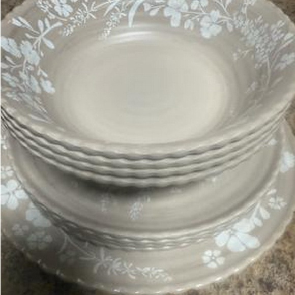The Pioneer Woman  Melamine Floral Dinnerware Set - Brown and White - Picture 9 of 10